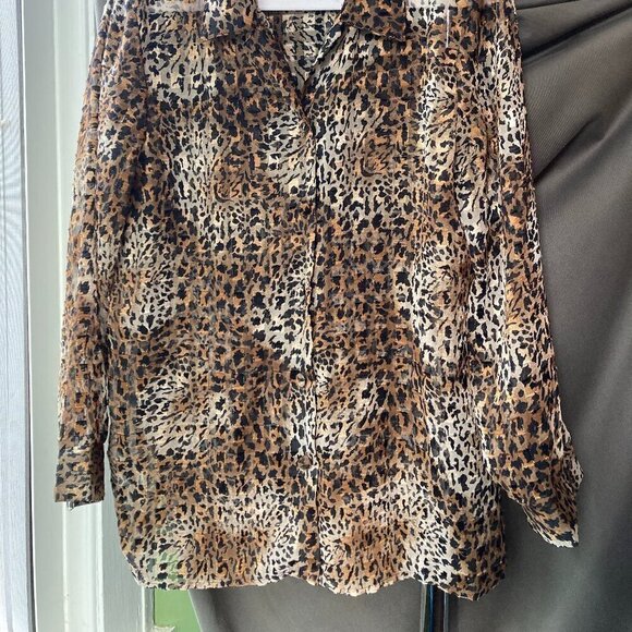 CLEO PETITES LEOPARD PRINT SHEER BUTTON DOWN BLOUSE SIZE MEDIUM - Picture 2 of 4
